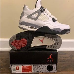 Air Jordan 4 Retro